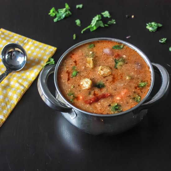 Arachuvitta Sambar