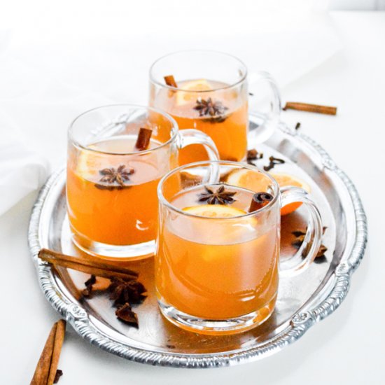 Mulled white wine