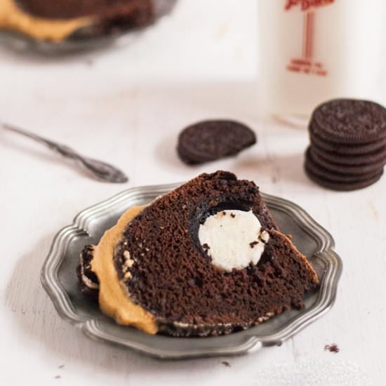 Oreo Cake with Peanut Butter Icing