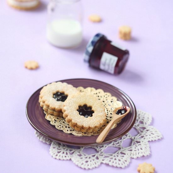 Sandwich Cookies with Jam