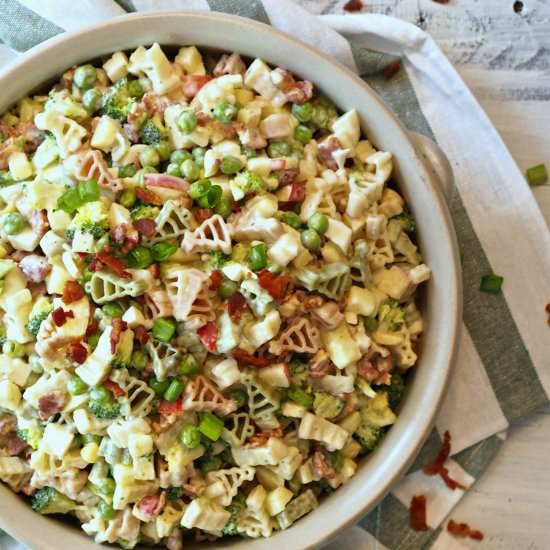 Broccoli Apple & Bacon Pasta Salad