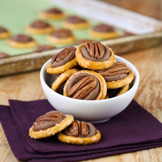 Easy Rolo Pretzel Turtles