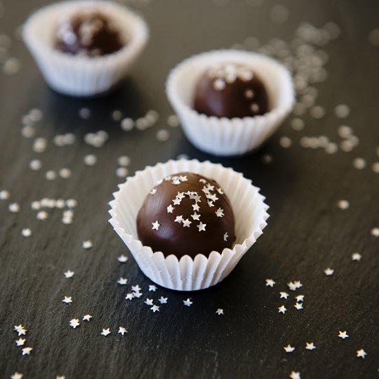 Dark chocolate rum truffles