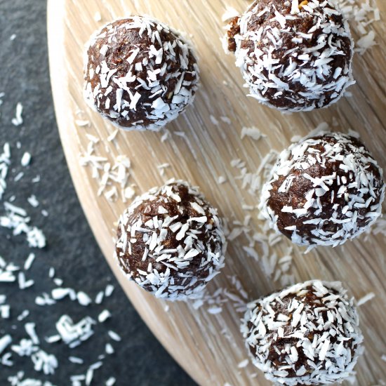 Chocolate Coconut Date Balls