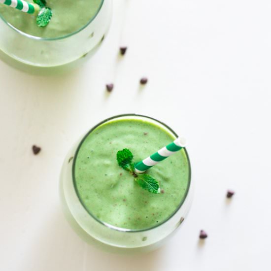 Mint Chocolate Chip Green Smoothie