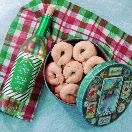 Italian Wine Doughnut Cookies