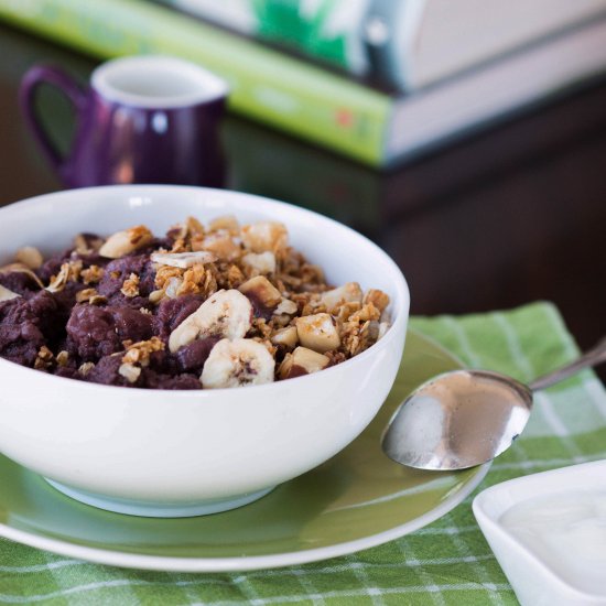 Açaí Pureé with Homemade Granola