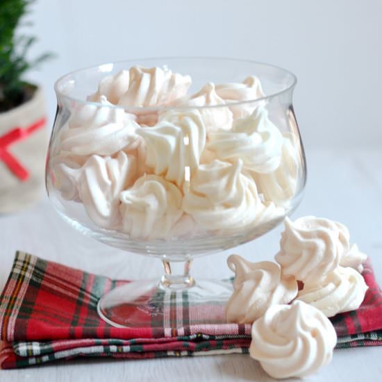 Peppermint Meringue Cookies