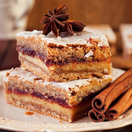 Gingerbread bars with marzipan