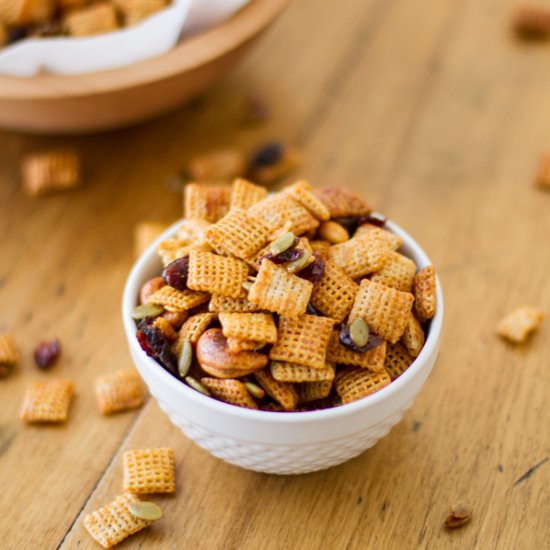 Gluten-Free Honey Sriracha Chex Mix