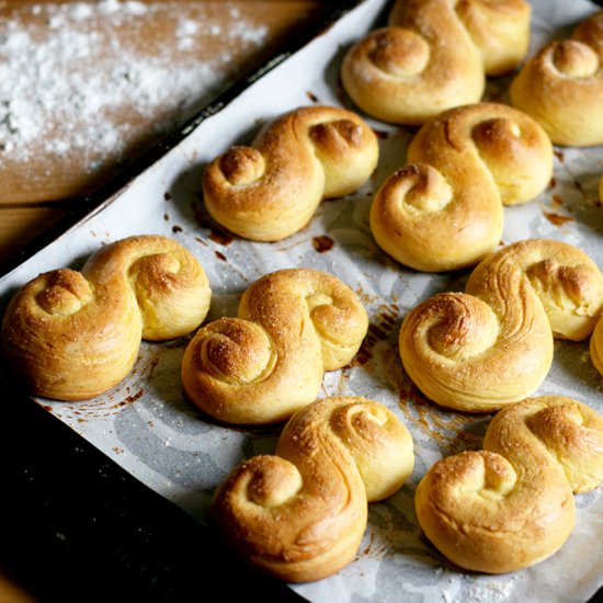 Swedish Saffron Christmas Buns