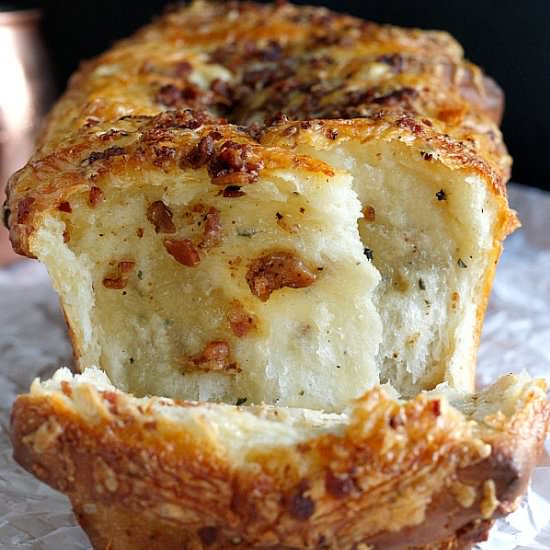 Bacon and Cheddar Pull Apart Bread