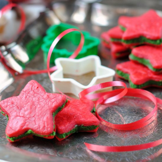 Christmas Sandwich Cookies