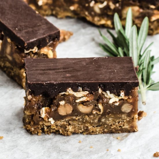 Nutty bucklinis caramel slice