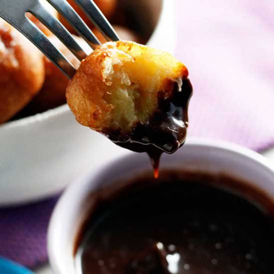 Banana Fritters with Nutella Sauce