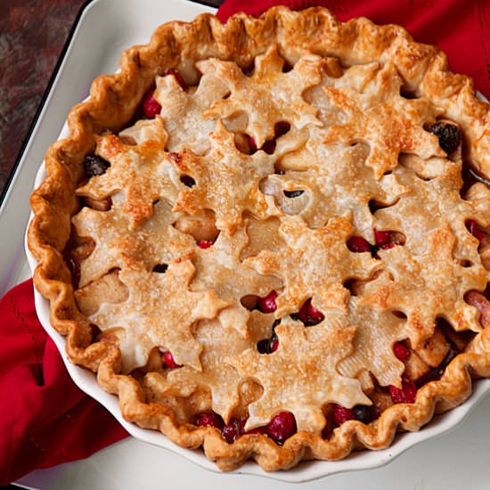 Pear & Cranberry Christmas Pie