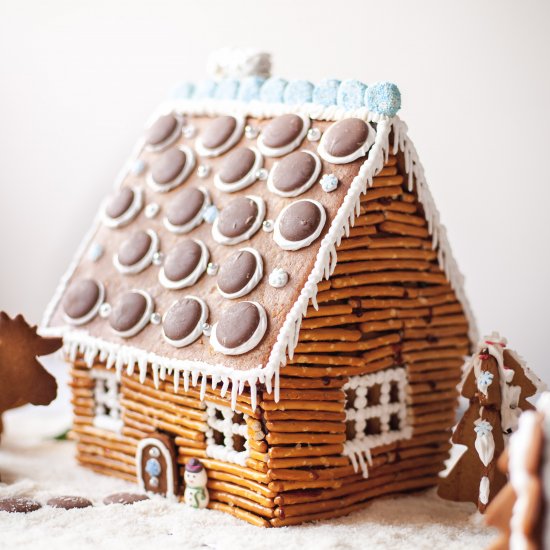 Gingerbread Log Cabin