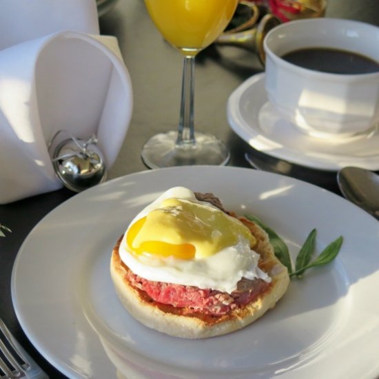 Beef Tenderloin Benedict