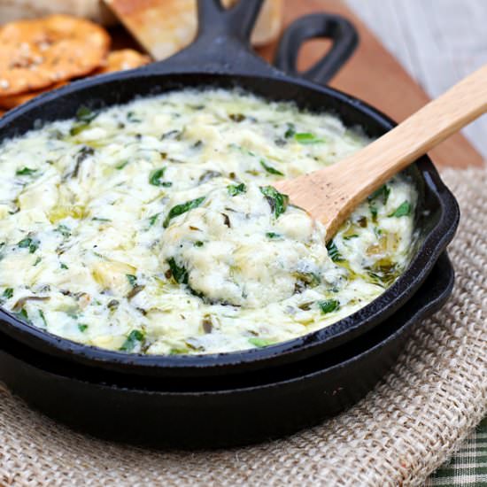 Skillet Spinach Artichoke Dip