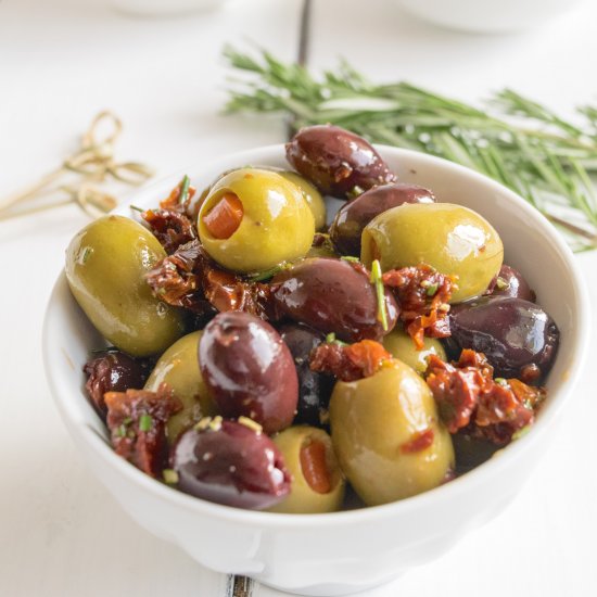 Rosemary Sun-dried Tomato Olives