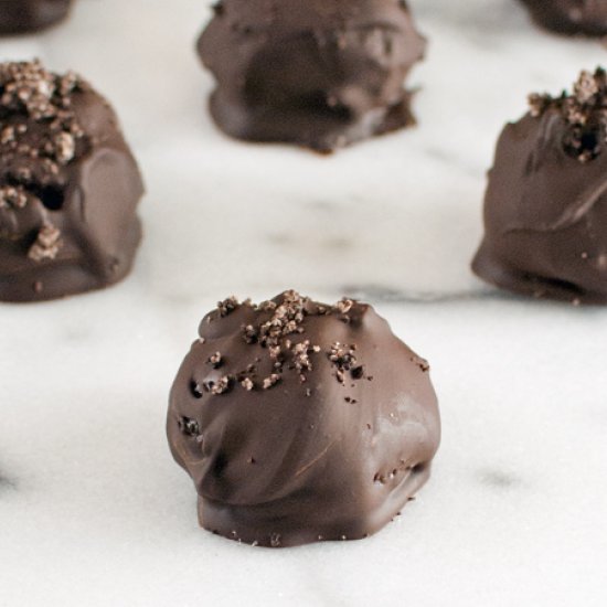 Easy Vegan Oreo Truffles