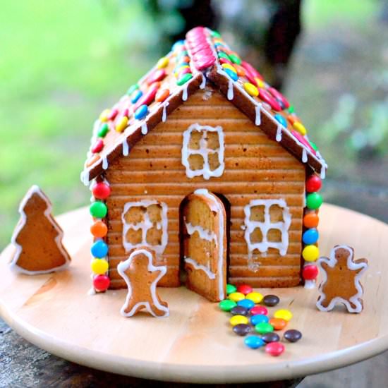 Easy Gingerbread House