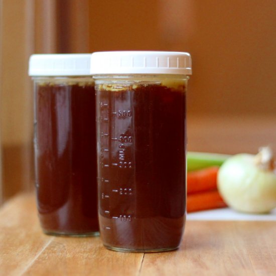 Homemade beef stock from scratch