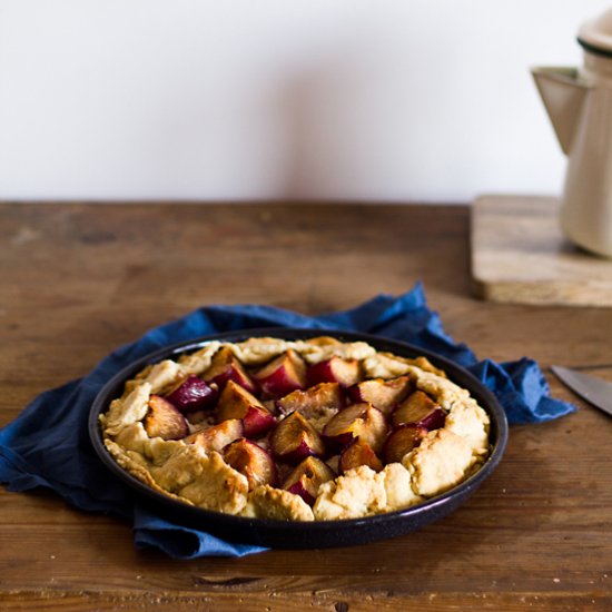 Plum Pie with Almonds