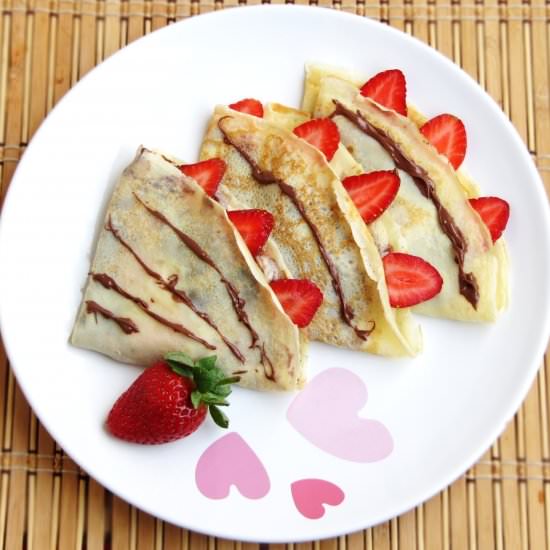 Nutella Strawberry Crepes