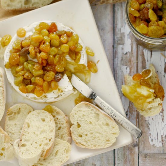 Baked Brie with Chardonnay Raisins