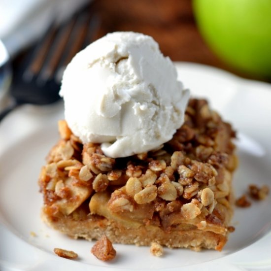 Apple Crumble Shortbread Bars