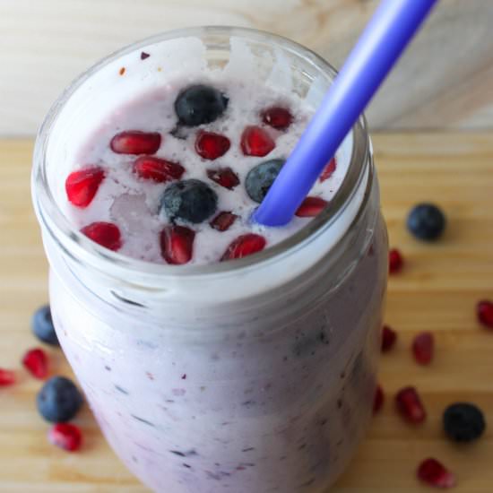 Pomegranate and Blueberry Smoothie