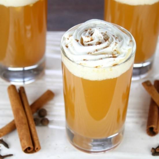 Warm Apple Pie Cocktail