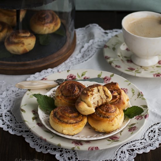 Brioche Rolls with Cinnamon and Nuts