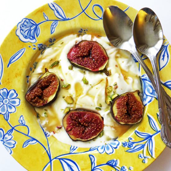 Greek Yoghurt with Figs & Honey