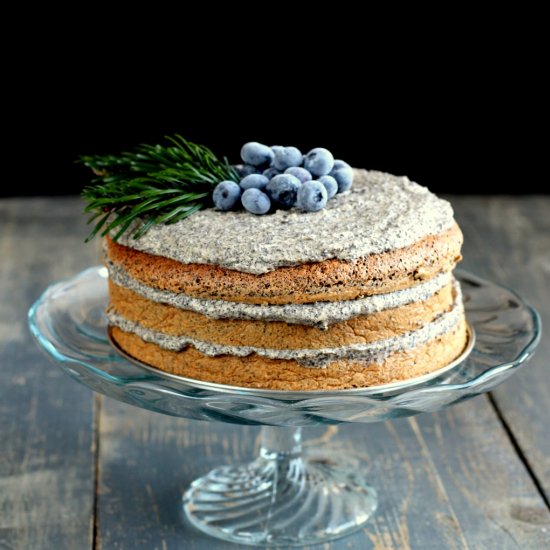 Poppyseed cake with dulce de leche