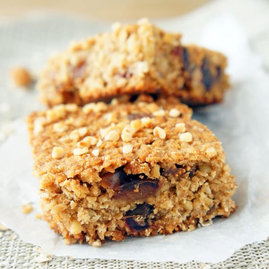 Fig, Date and Almond Granola Bars