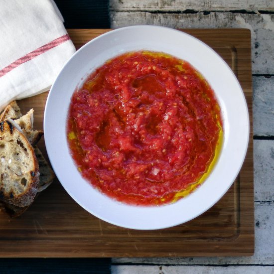 Pan con Tomate