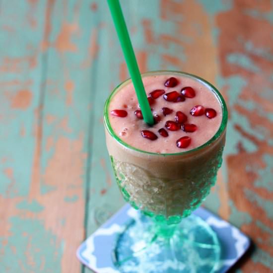 Mango-Pomegranate Smoothie