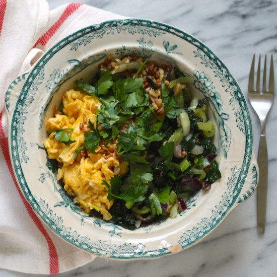 Grains ‘n’ Greens Breakfast Bowl