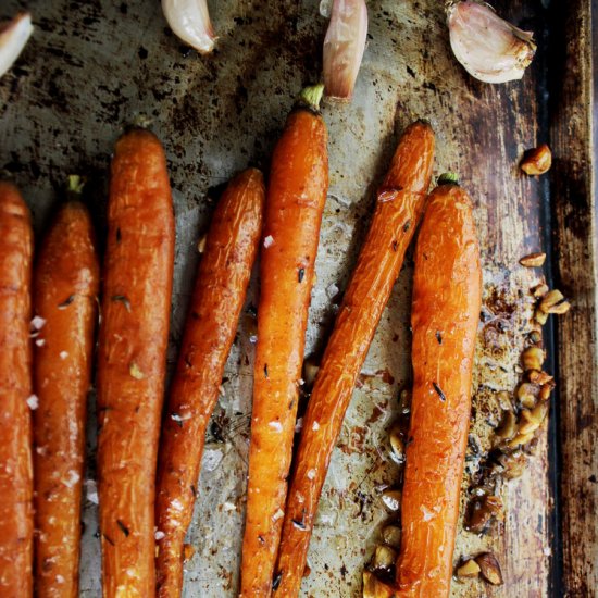 Tender Oven-Roasted Garlic Carrots