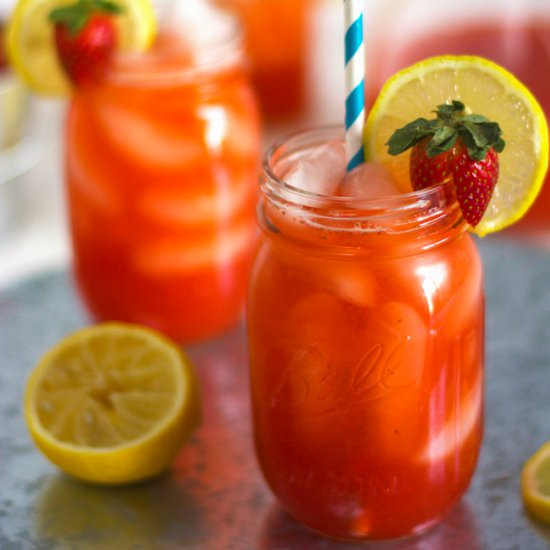 Skinny Sparkling Strawberry Lemonad