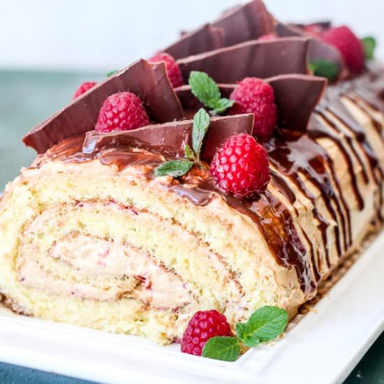 Cake Roulade with Raspberries