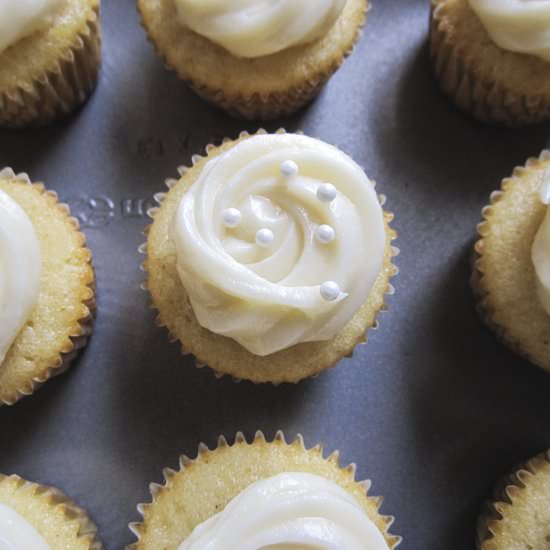 Mini Vanilla Cupcakes