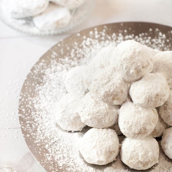 Greek Christmas Almond Cookies