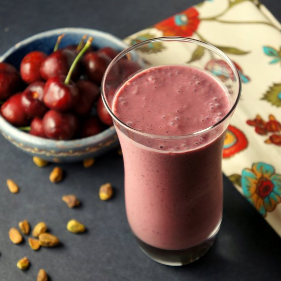 Creamy Cherry Pistachio Smoothie