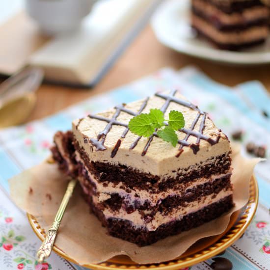 Coffee cake with cherries