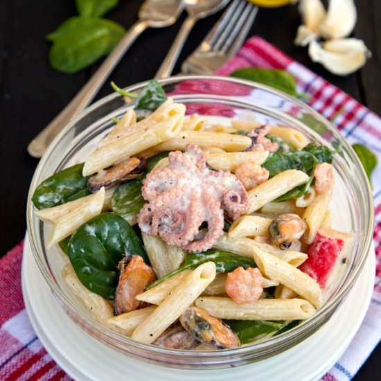 Pasta Salad with Seafood & Spinach