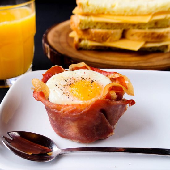 Baked Egg and Prosciutto cups