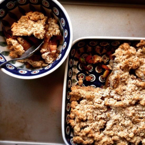 Fruit Crumble with Pear & Pistachio